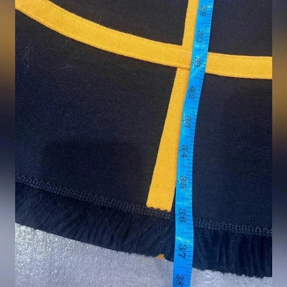 Elegant Black and Yellow Long Sleeve Dress - Picture 5 of 9